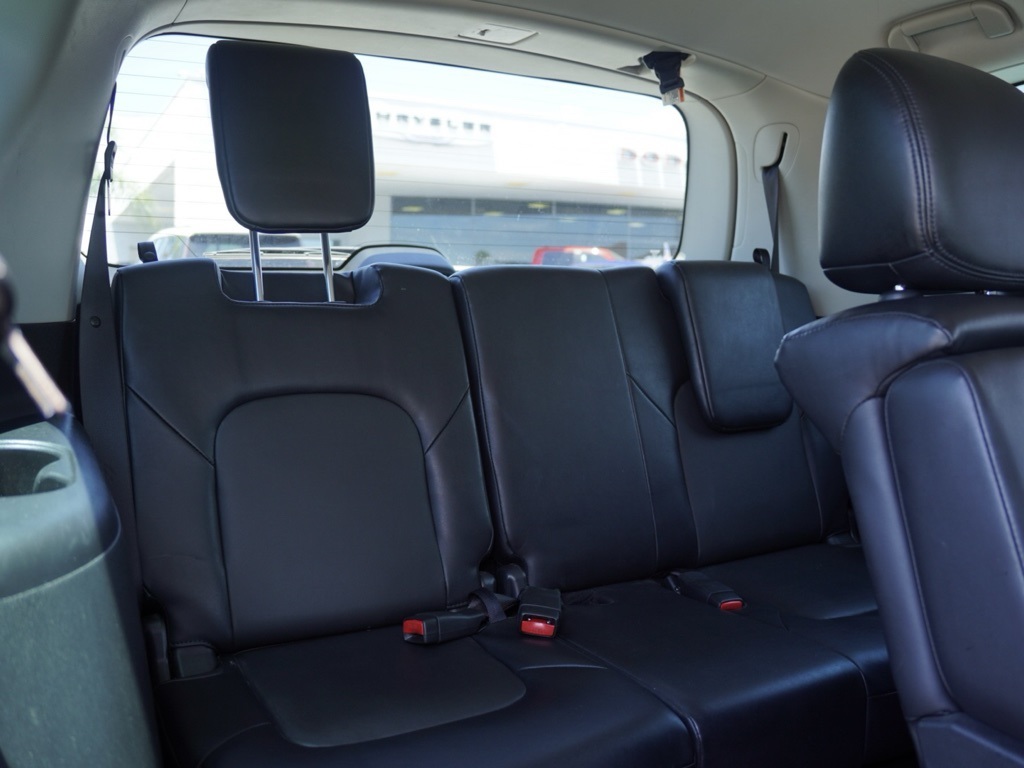 2022 Nissan Armada SV photo 32