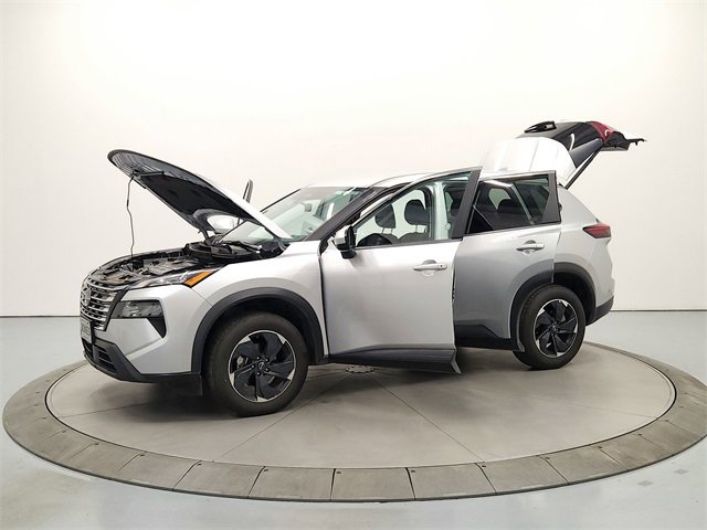2024 Nissan Rogue SV photo 10