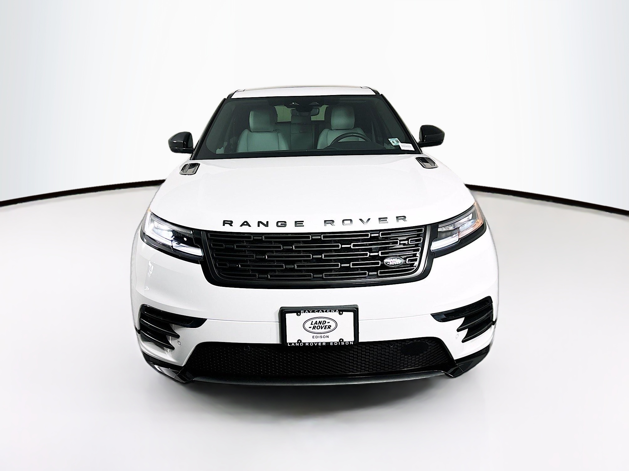 2026 Land Rover Range Rover Velar SE photo 2