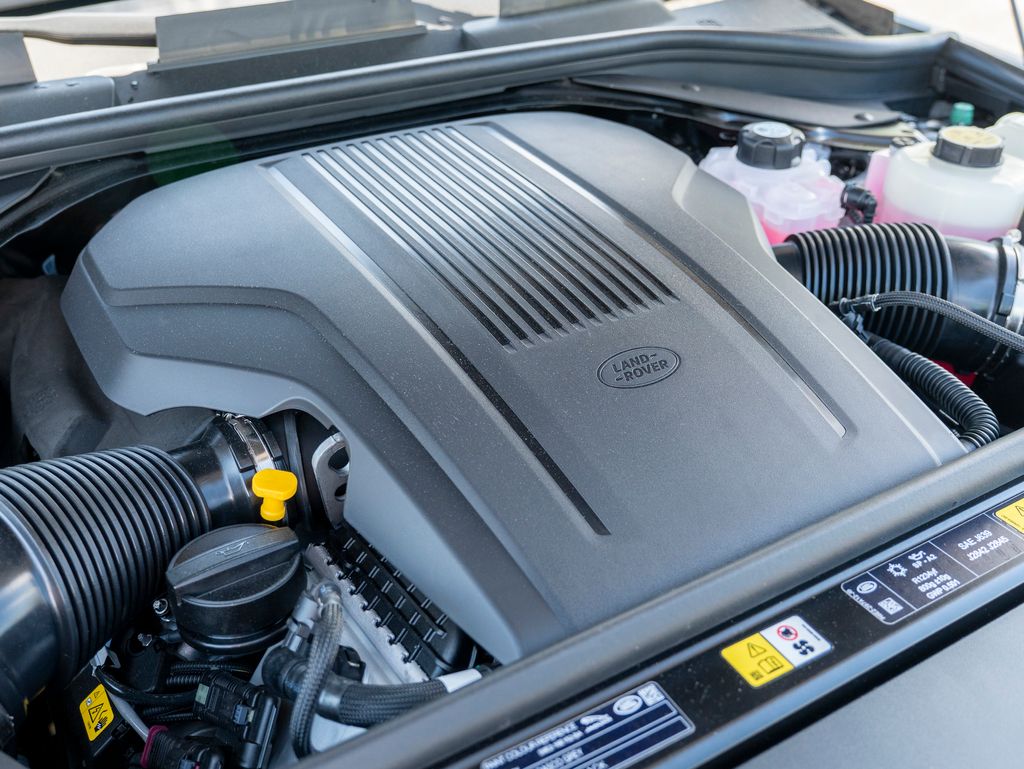 2025 Land Rover Range Rover Sport SE photo 21