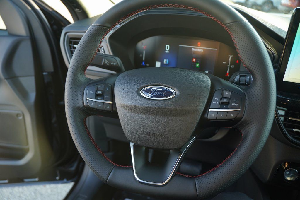 2025 Ford Escape ST-Line photo 16
