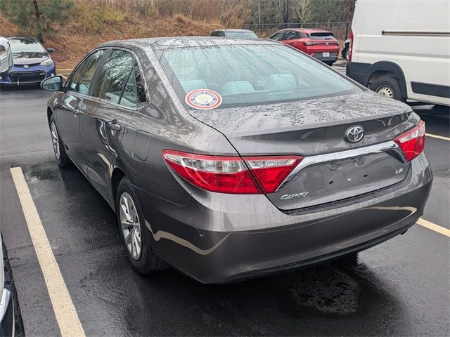 2016 Toyota Camry LE photo 3