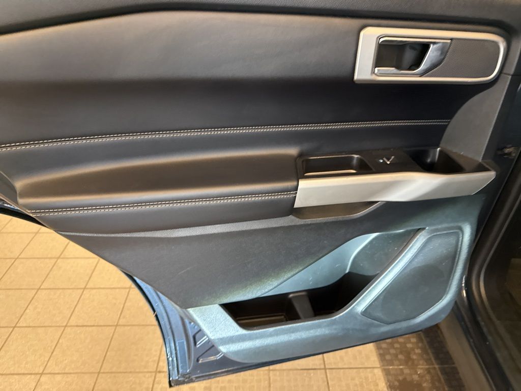 2022 Ford Explorer XLT photo 14