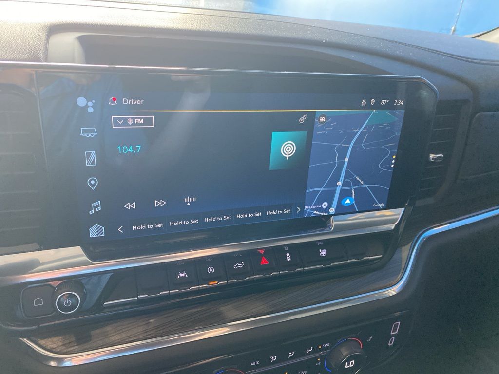 2025 Chevrolet Silverado 1500 LT photo 2