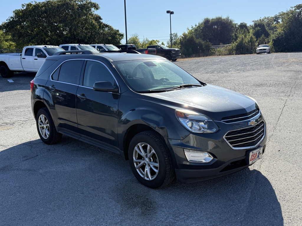 2017 Chevrolet Equinox LT photo 4