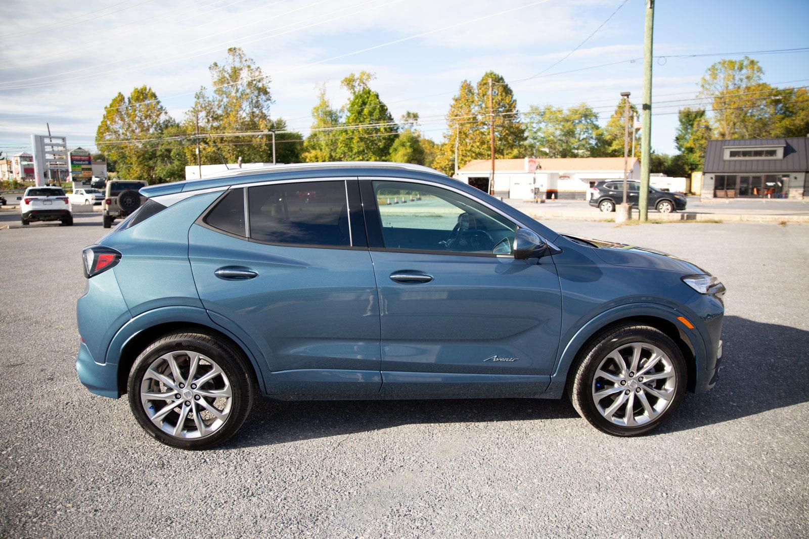 2024 Buick Encore GX Avenir photo 2