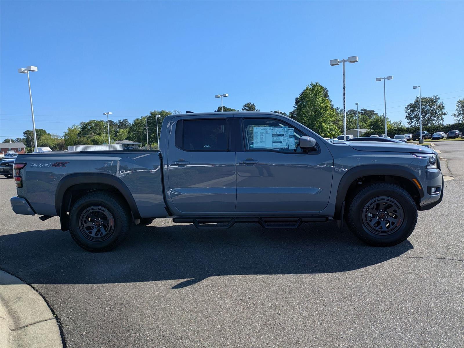 2025 Nissan Frontier PRO-4X photo 4