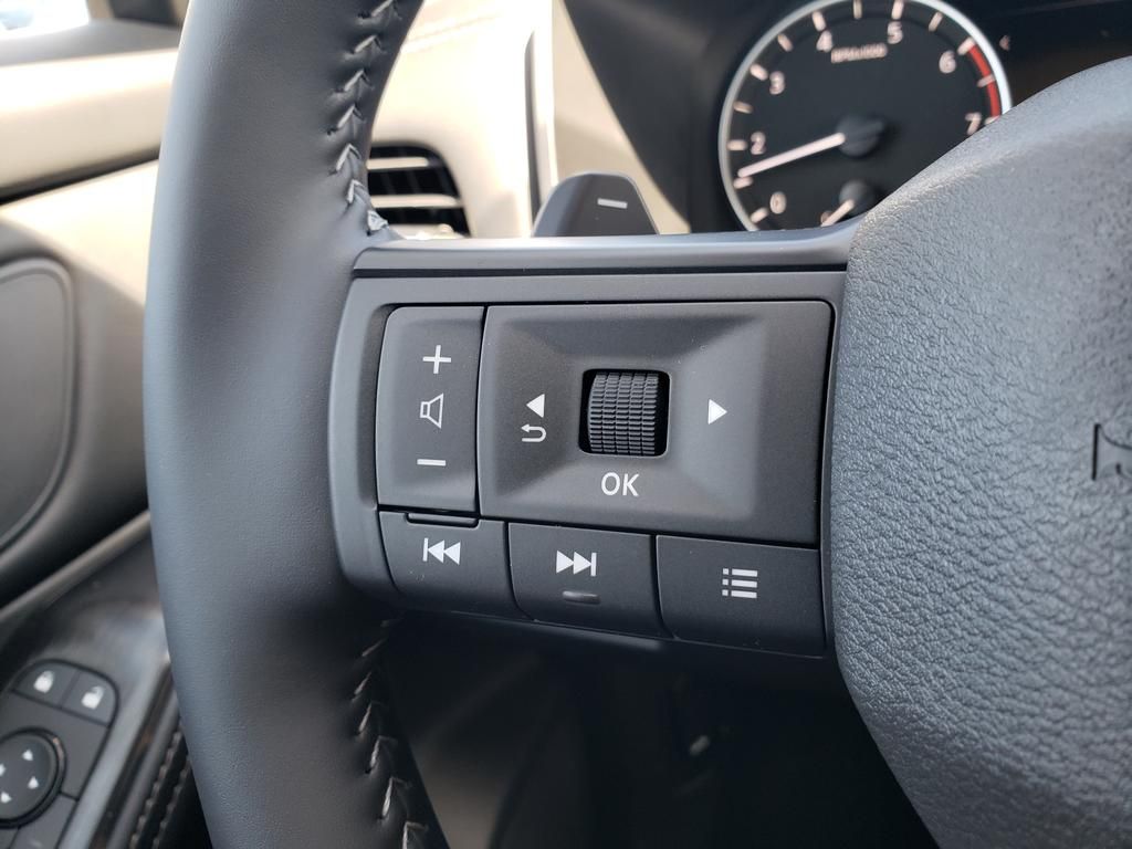 2026 Nissan Rogue SV photo 10
