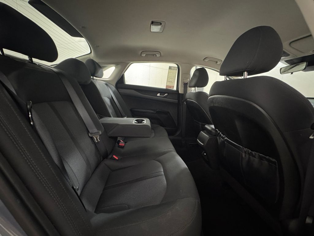2023 Kia K5 LXS photo 17