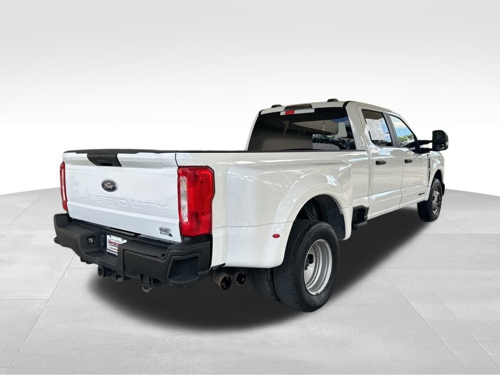 2023 Ford F-350 XL photo 2