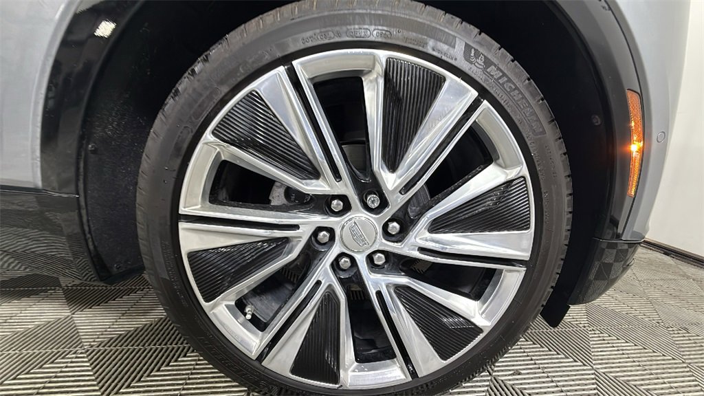 2024 Cadillac Lyriq Luxury photo 35