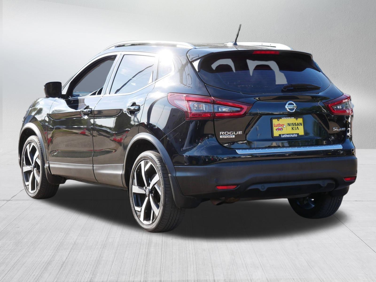 2022 Nissan Rogue Sport SL photo 5