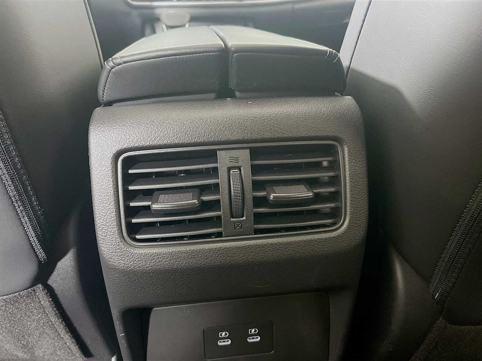 2024 Nissan Rogue SV photo 23