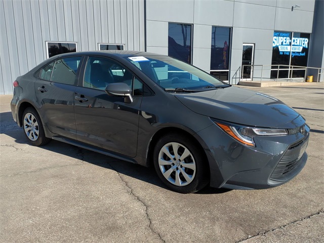 2023 Toyota Corolla LE photo 2