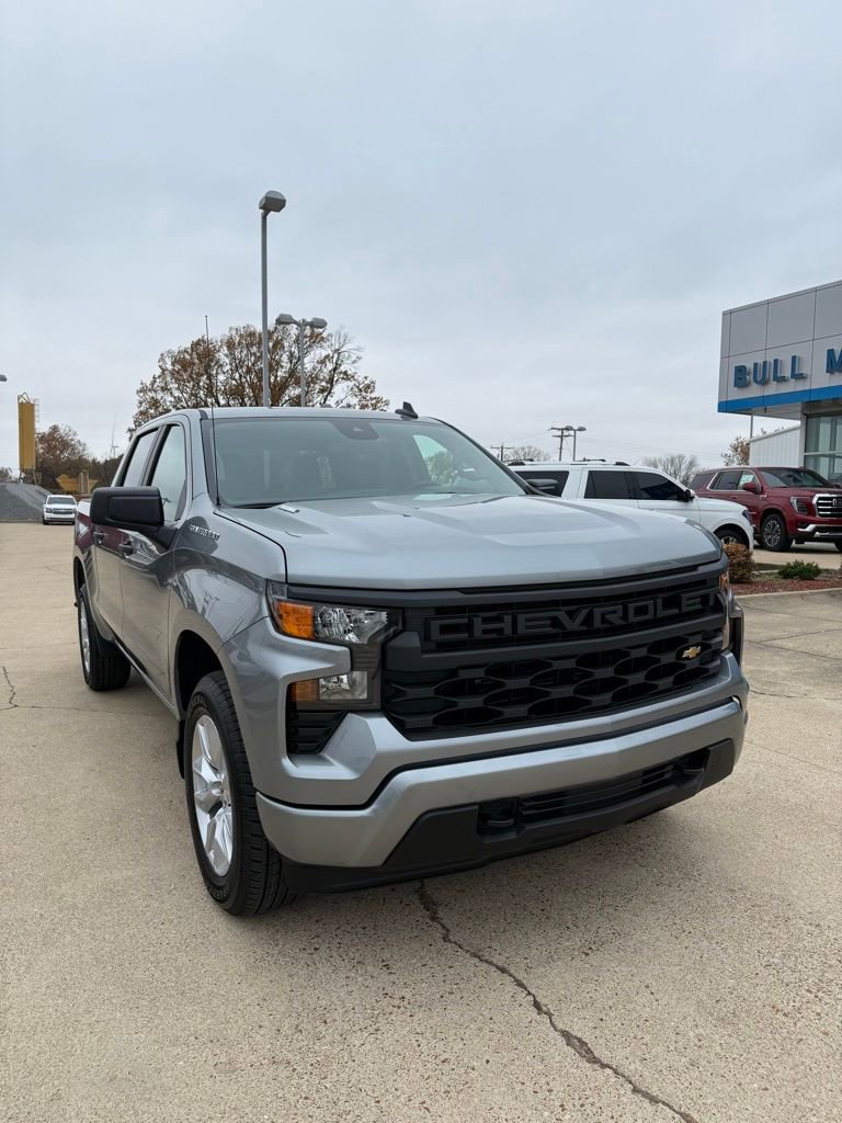 2026 Chevrolet Silverado 1500 Custom photo 2
