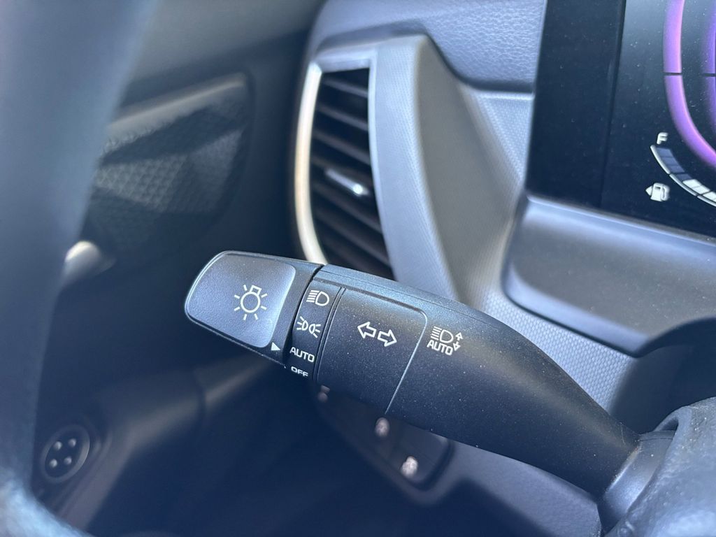 2025 Kia Seltos LX photo 10
