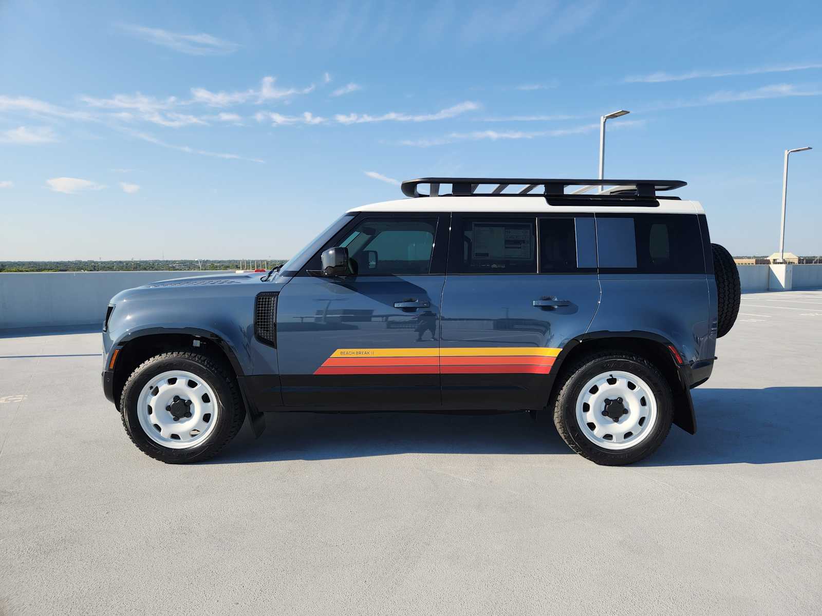 2025 Land Rover Defender 110 S photo 4