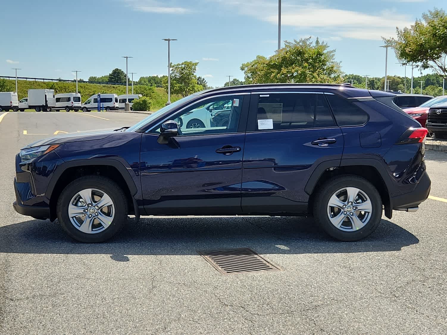 2025 Toyota RAV4 XLE Sport photo 4