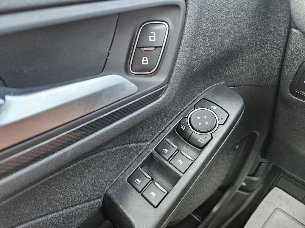 2024 Ford Escape ST-Line photo 18