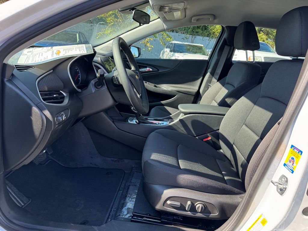 2025 Chevrolet Malibu RS photo 10
