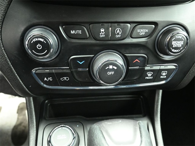 2019 JEEP CHEROKEE - Image 17