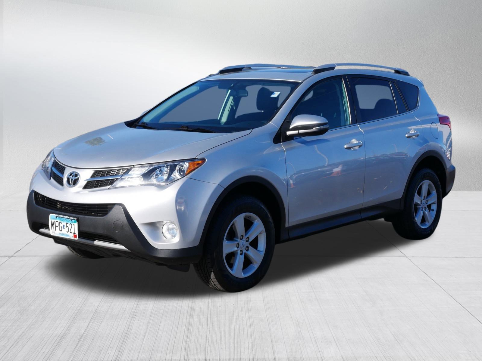 2013 Toyota RAV4 XLE photo 2