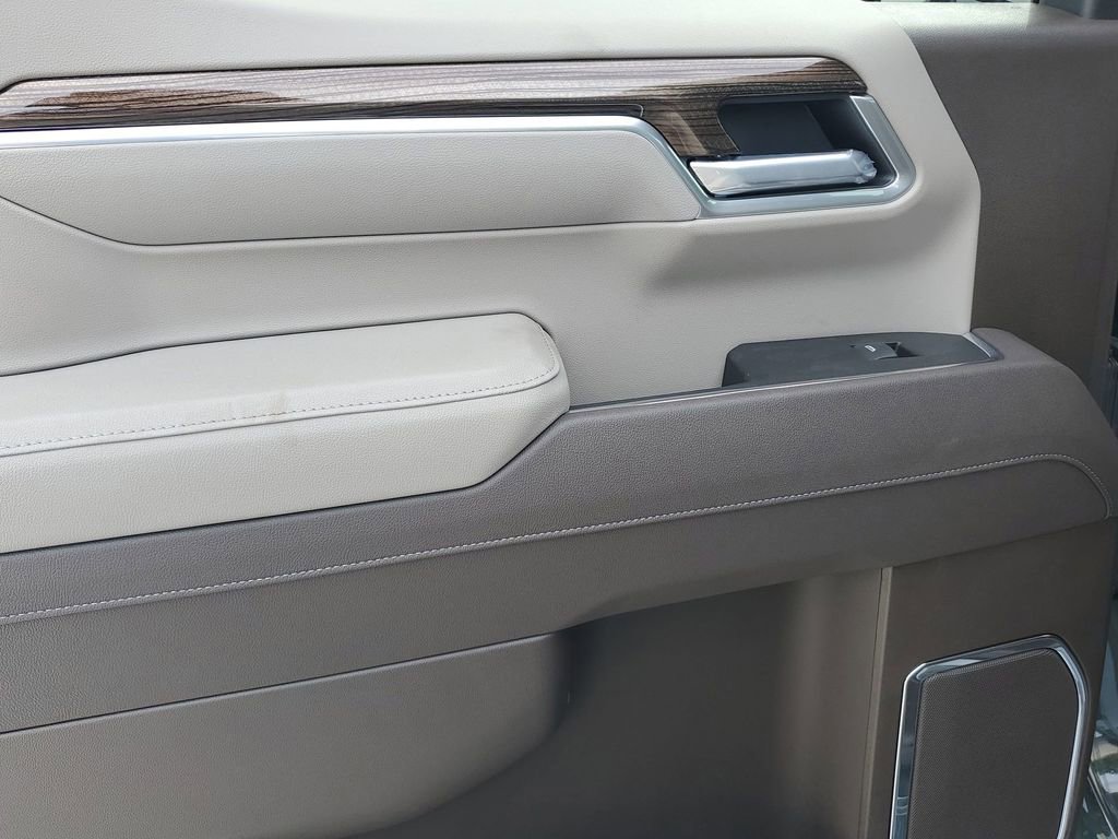 2025 Chevrolet Silverado 1500 LT photo 39