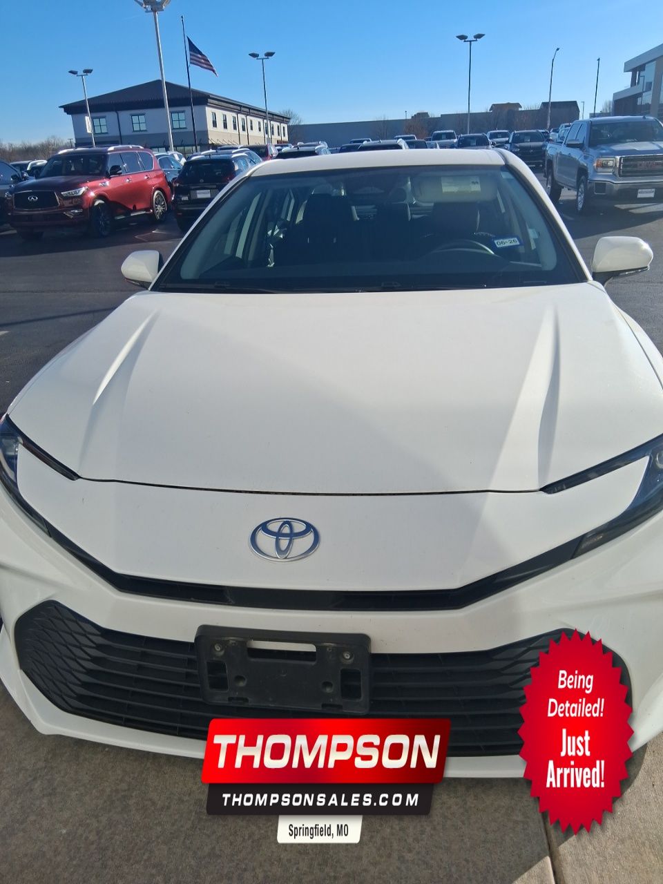 2025 Toyota Camry LE's photo