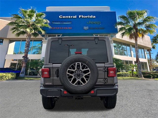 2025 Jeep Wrangler Sahara photo 5