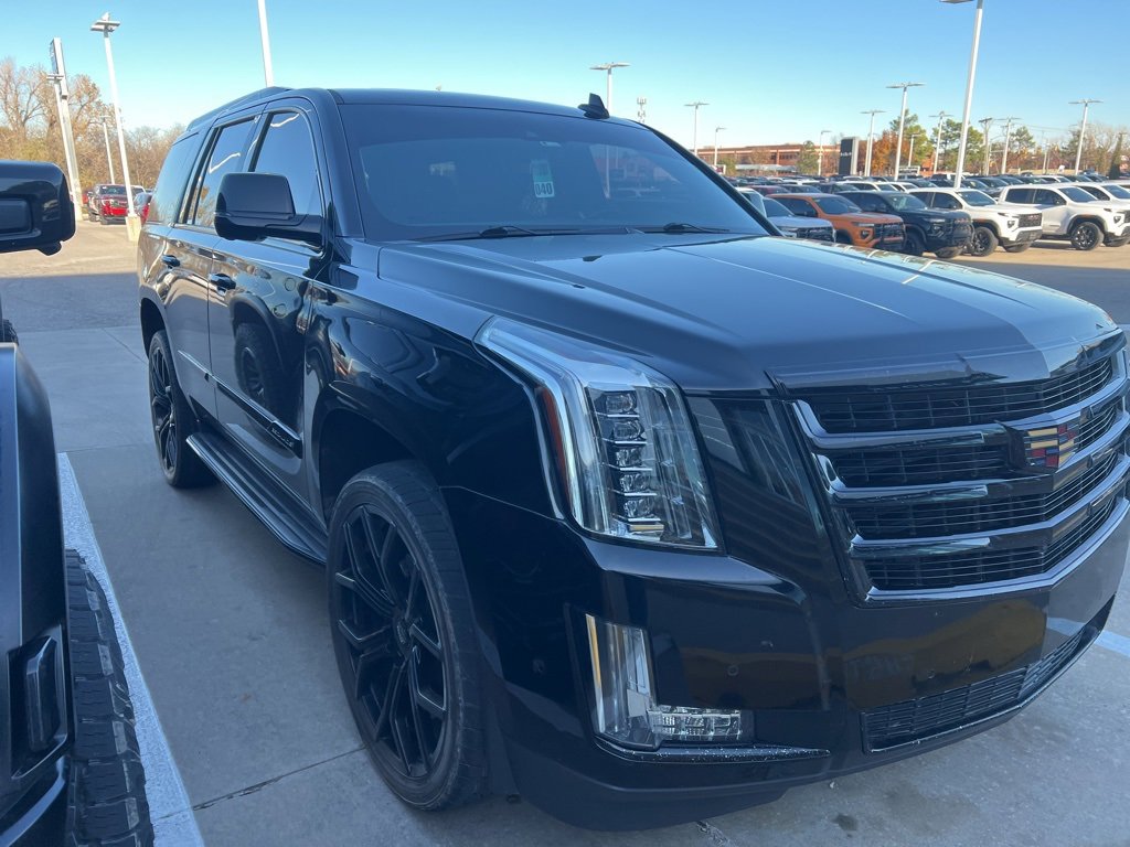 2019 Cadillac Escalade Luxury's photo