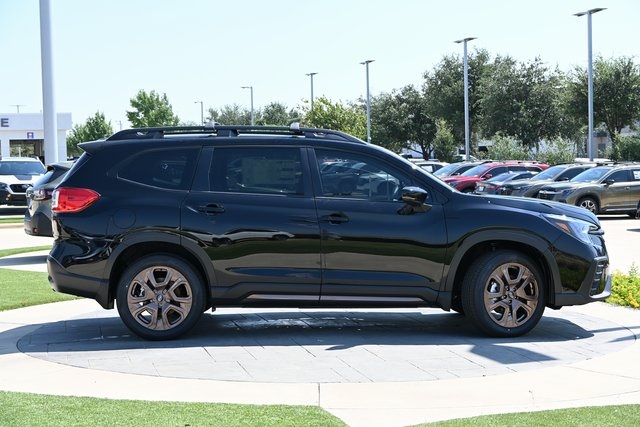 2025 Subaru Ascent Limited photo 2