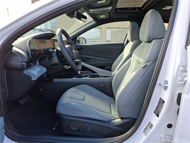 2025 Hyundai Elantra Hybrid Limited photo 12