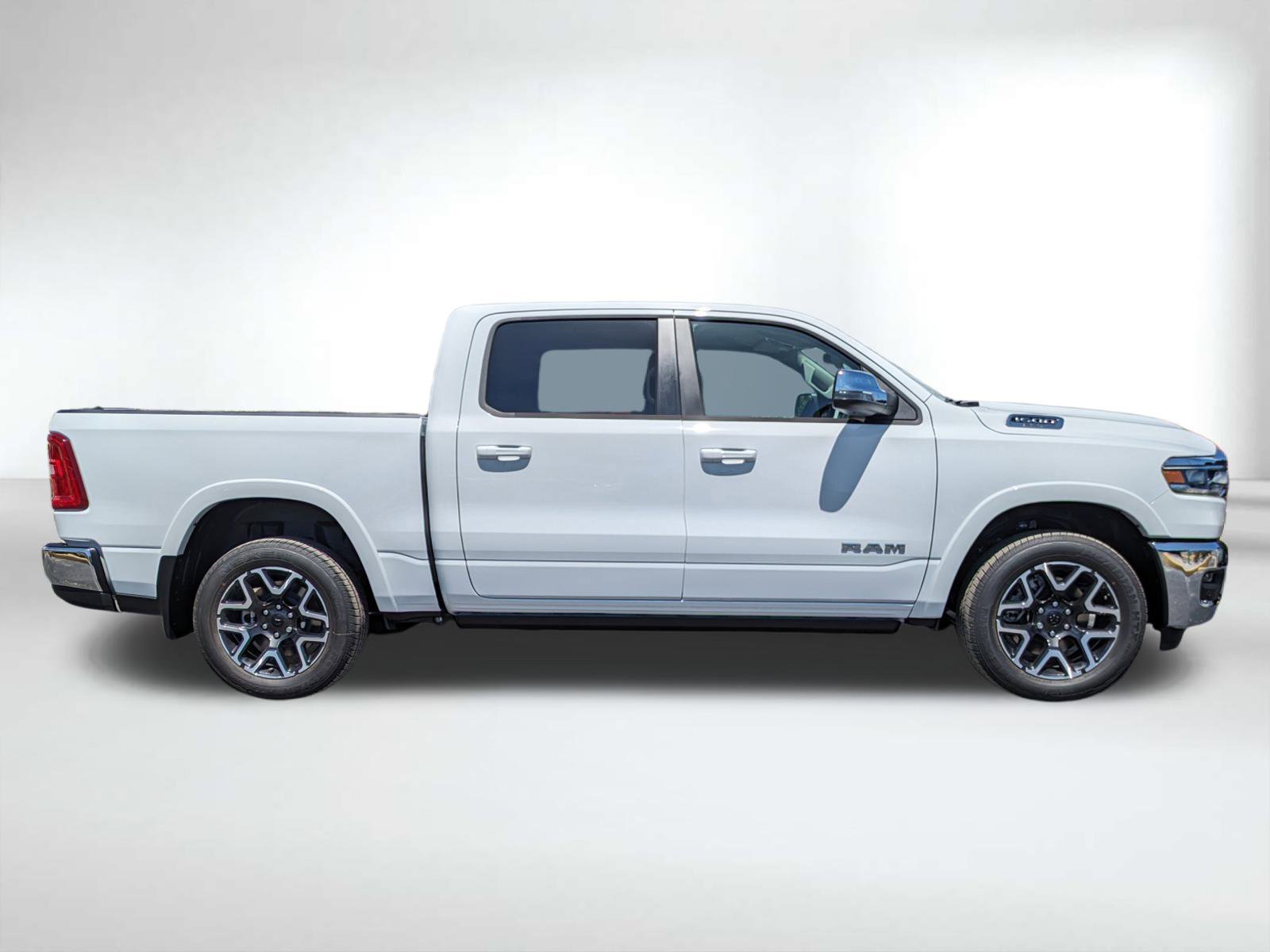 2025 Ram 1500 Laramie photo 3