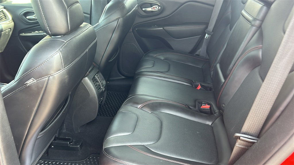 2019 Jeep Cherokee Trailhawk photo 15