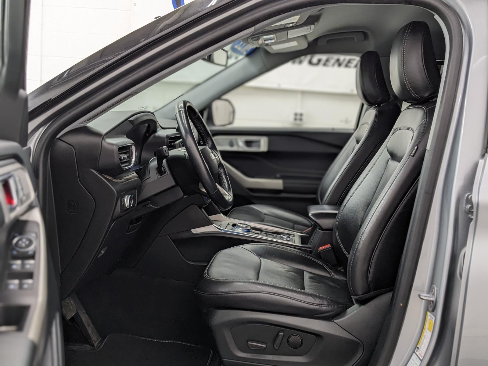 2022 Ford Explorer Limited photo 3