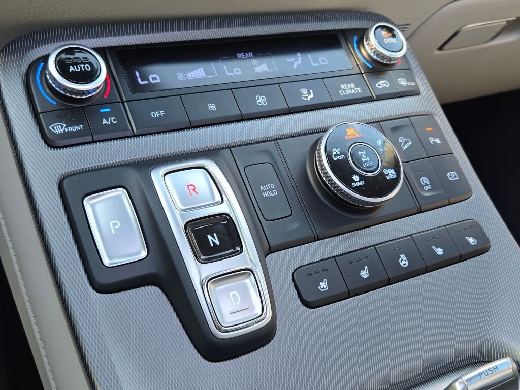 2024 Hyundai Palisade Limited photo 23