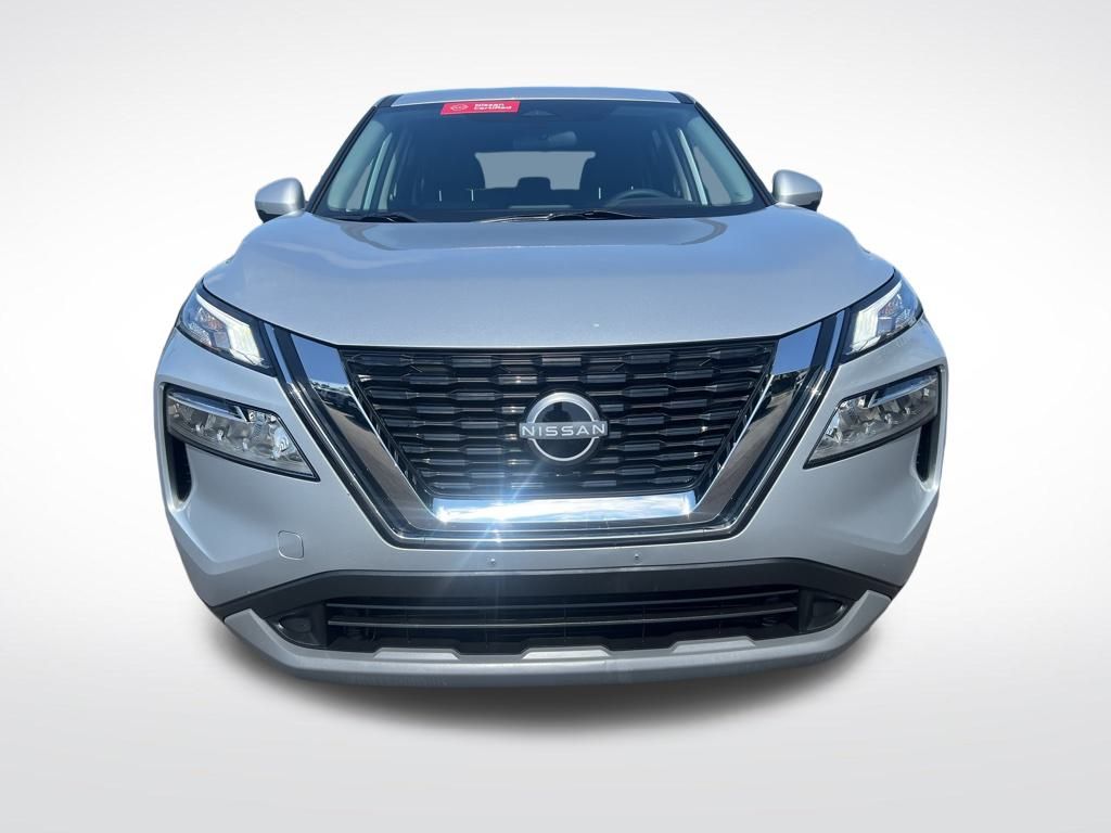 2023 Nissan Rogue SV photo 2