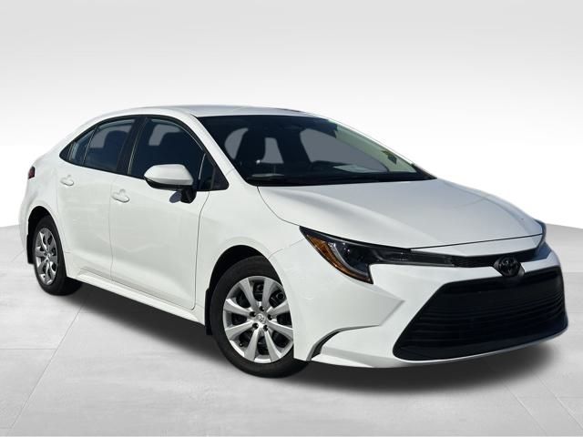2024 Toyota Corolla LE's photo