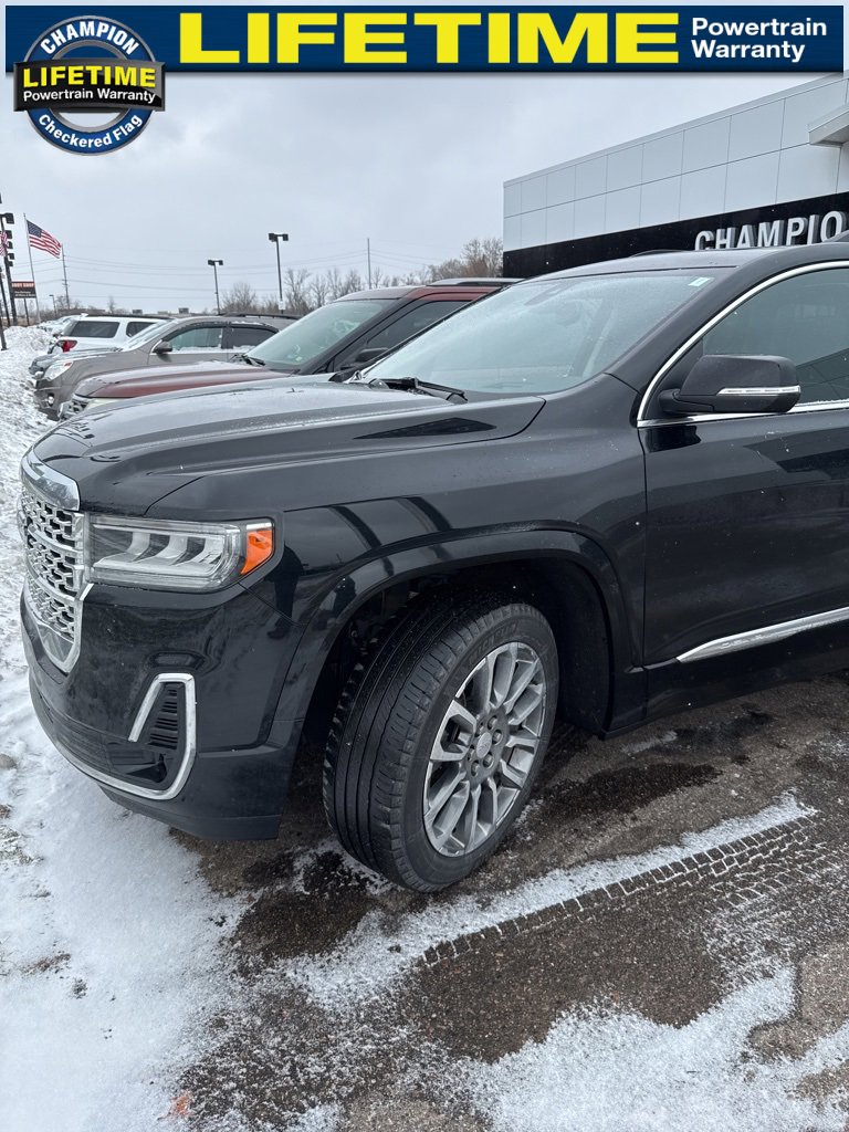 2023 GMC Acadia Denali's photo