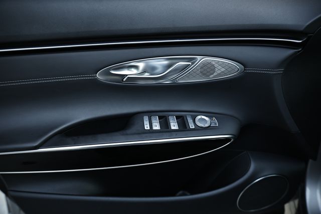 2025 Genesis GV70 2.5T photo 14