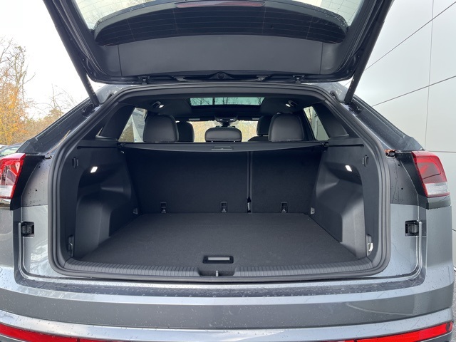 2025 Volkswagen Atlas Cross Sport SEL R-Line photo 20