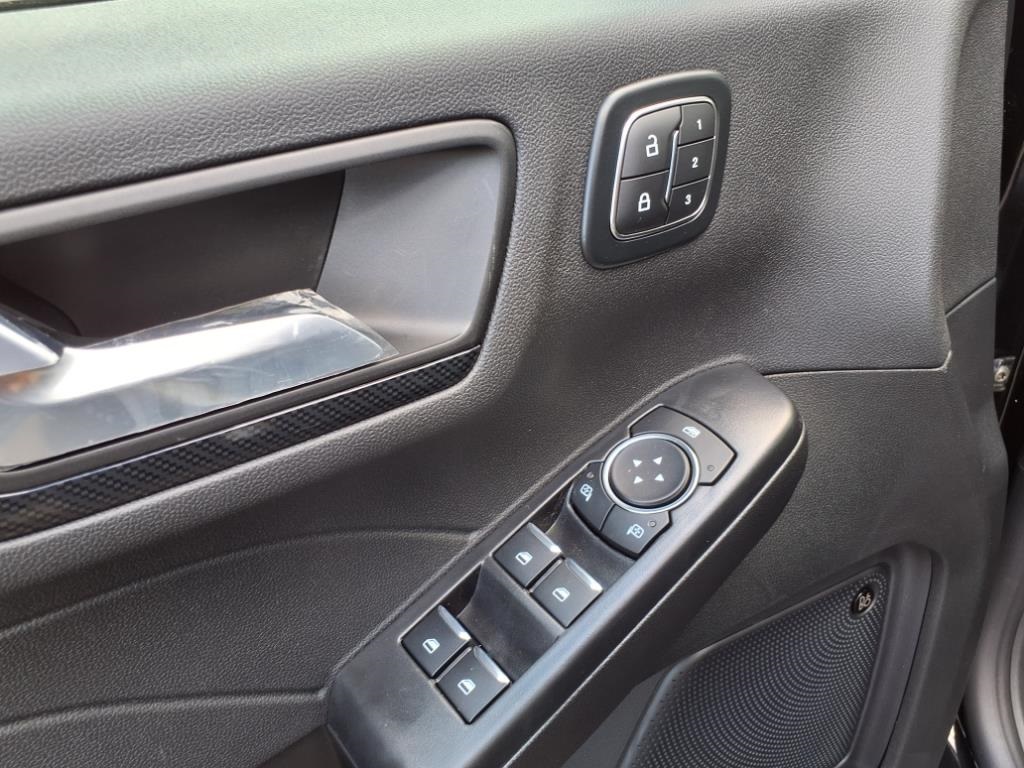 2025 Ford Escape ST-Line Select photo 14