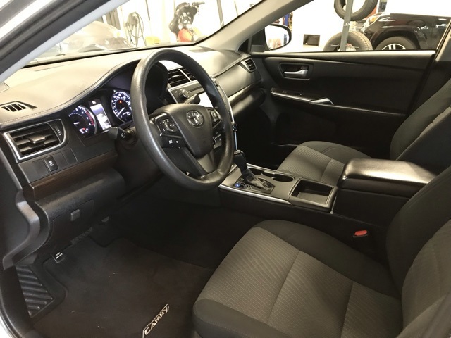 2017 Toyota Camry LE photo 11