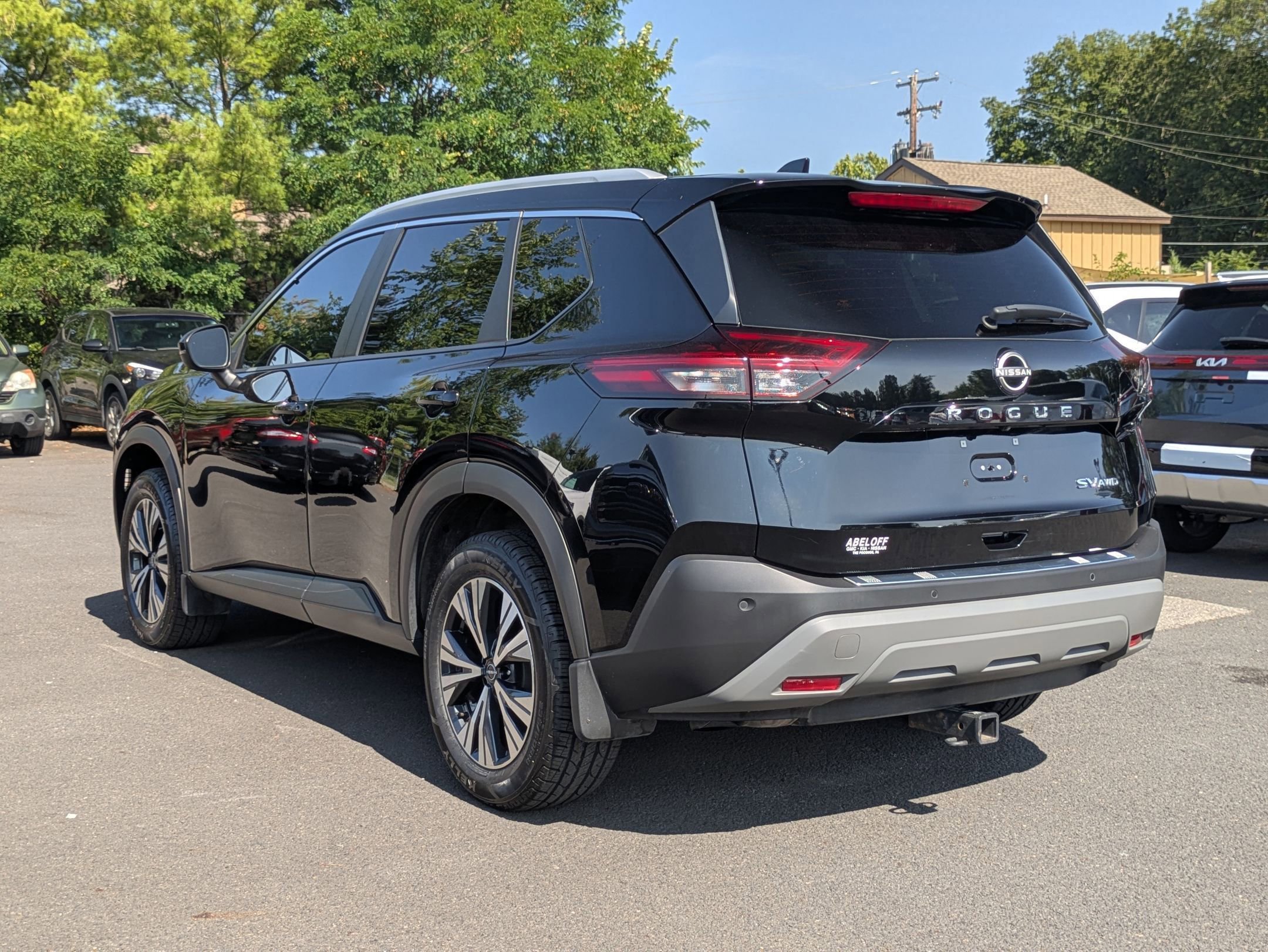 2022 Nissan Rogue SV photo 5
