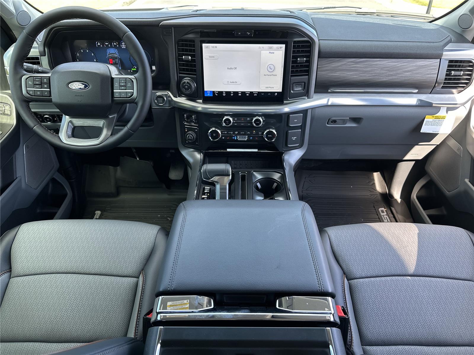2025 Ford F-150 Lariat photo 2