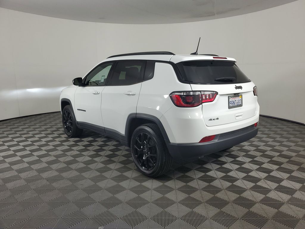 2025 Jeep Compass Latitude photo 3