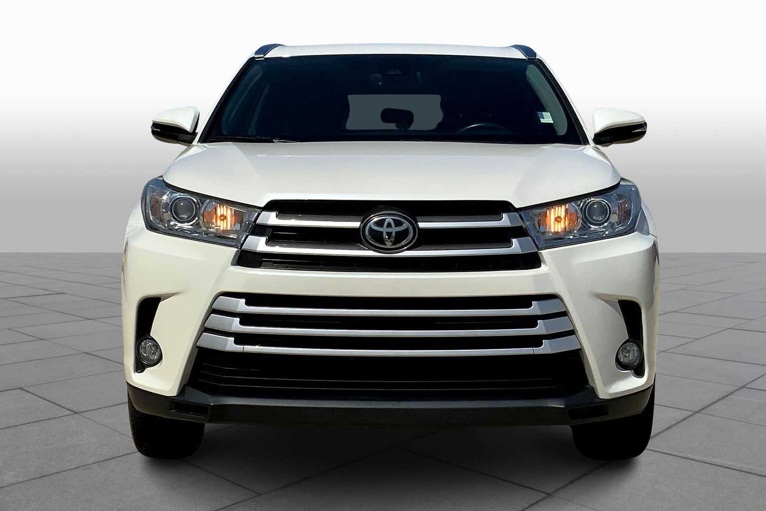 2019 Toyota Highlander XLE photo 3