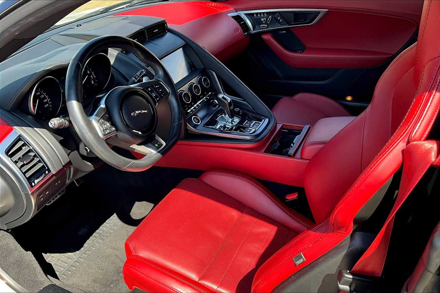 2020 Jaguar F-TYPE R photo 15
