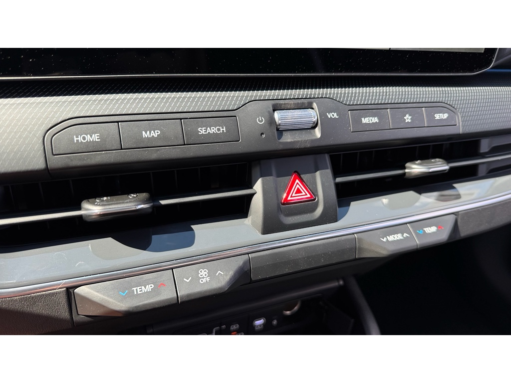2025 Kia K4 GT-Line Turbo photo 18