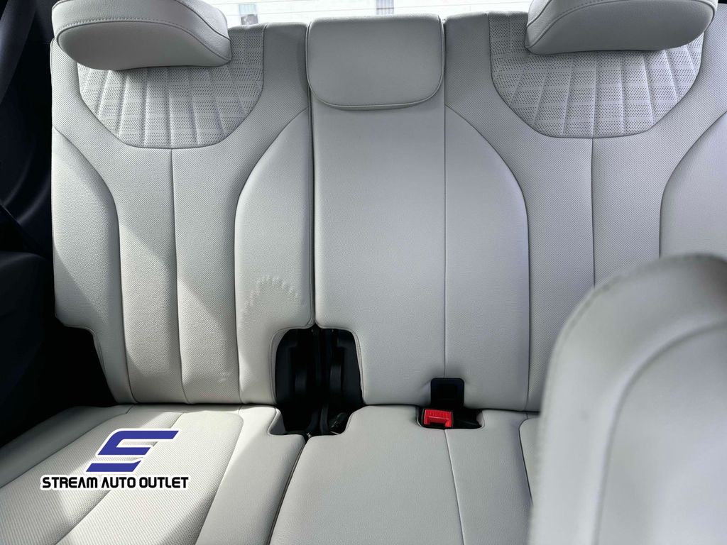2025 Hyundai Palisade Limited photo 11